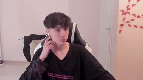 Snapshot of stralght_twinks chatting on March 5, 1:17 pm Ray online show from March 5, 1:17 pm