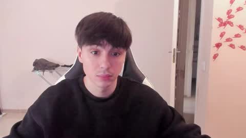 Snapshot of stralght_twinks chatting on March 8, 11:48 am Ray online show from March 8, 11:48 am