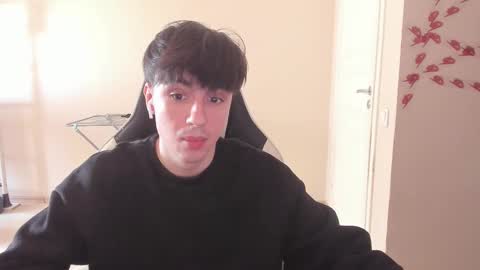 Snapshot of stralght_twinks chatting on March 9, 11:03 am Ray online show from March 9, 11:03 am