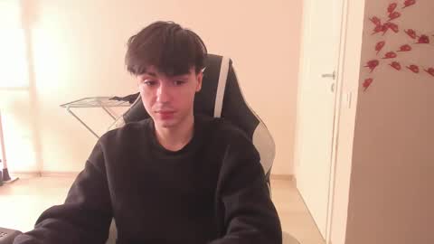 Snapshot of stralght_twinks chatting on March 10, 8:26 am Ray online show from March 10, 8:26 am