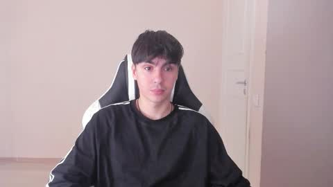 Snapshot of stralght_twinks chatting on September 13, 5:40 am Ray online show from September 13, 5:40 am