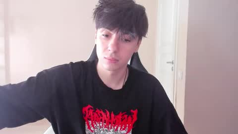 Snapshot of stralght_twinks chatting on September 18, 10:28 am Ray online show from September 18, 10:28 am