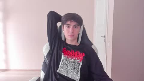 Snapshot of stralght_twinks chatting on September 24, 8:39 am Ray online show from September 24, 8:39 am