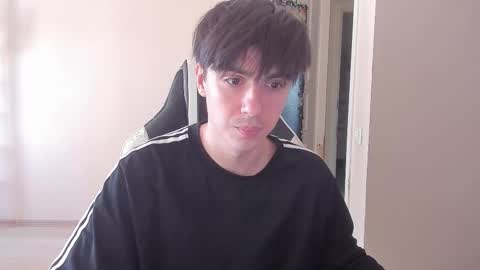 Snapshot of stralght_twinks chatting on September 25, 11:47 am Ray online show from September 25, 11:47 am