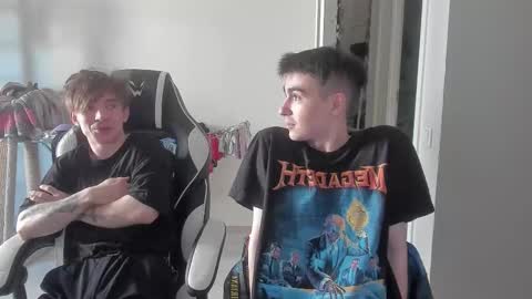 Snapshot of stralght_twinks chatting on October 8, 1:20 pm Ray online show from October 8, 1:20 pm