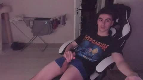 Snapshot of stralght_twinks chatting on October 13, 3:12 pm Ray online show from October 13, 3:12 pm