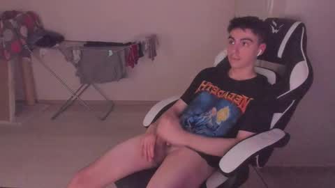 Snapshot of stralght_twinks chatting on October 14, 3:02 pm Ray online show from October 14, 3:02 pm