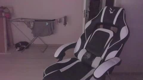 Snapshot of stralght_twinks chatting on October 17, 4:09 pm Ray online show from October 17, 4:09 pm