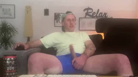 Snapshot of strammer_willi chatting on February 15, 2:19 am strammer_willi online show from February 15, 2:19 am