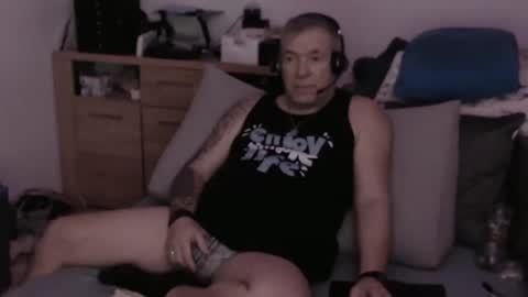 Snapshot of stranger1966 chatting on October 23, 9:35 pm Stranger online show from October 23, 9:35 pm