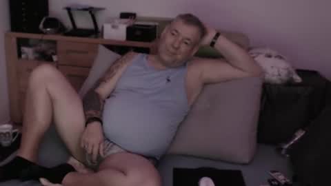 Snapshot of stranger1966 chatting on November 3, 9:59 pm Stranger online show from November 3, 9:59 pm