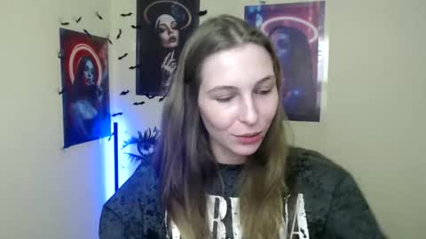 Amalia online show from December 15, 1:37 pm