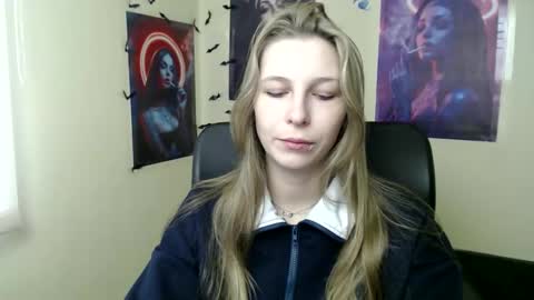 Snapshot of stranger_giirl chatting on April 18, 6:17 am Amalia online show from April 18, 6:17 am