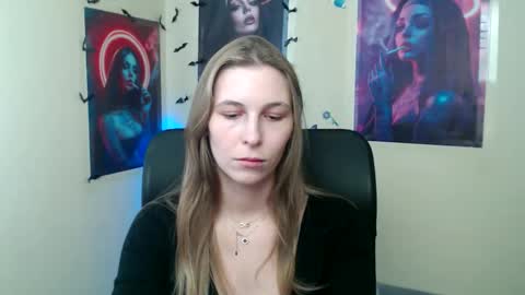 Snapshot of stranger_giirl chatting on April 28, 11:59 am Amalia online show from April 28, 11:59 am