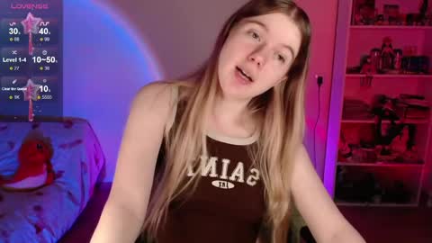 Snapshot of strawberry_juli chatting on May 22, 4:19 am Juli online show from May 22, 4:19 am