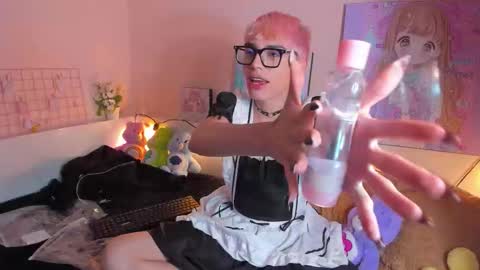 strawberry_kitty_ online show from November 6, 11:26 pm