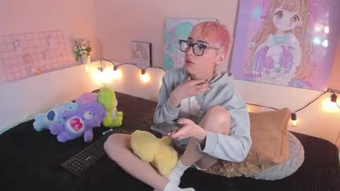 strawberry_kitty_ online show from November 9, 5:17 am