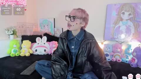 strawberry_kitty_ online show from December 22, 3:47 am