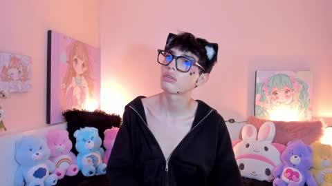 strawberry_kitty_ online show from February 9, 1:31 am