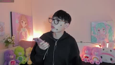 strawberry_kitty_ online show from March 13, 4:08 am