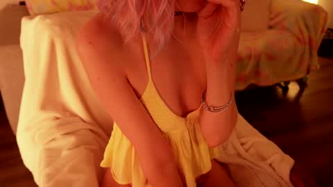 Snapshot of strawberryemma chatting on July 23, 11:46 pm Strawberry Emma online show from July 23, 11:46 pm