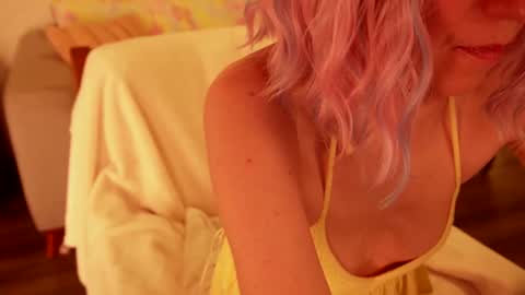 Snapshot of strawberryemma chatting on July 24, 10:08 pm Strawberry Emma online show from July 24, 10:08 pm