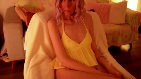 Snapshot of strawberryemma chatting on July 30, 12:31 am Strawberry Emma online show from July 30, 12:31 am