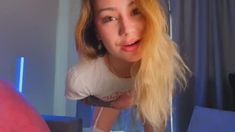 Snapshot of strawberrypie99 chatting on March 12, 5:57 am Tati and Lola online show from March 12, 5:57 am