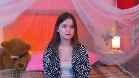 Snapshot of strawbunnybite chatting on May 19, 2:45 pm Bunny online show from May 19, 2:45 pm