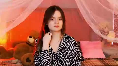 Snapshot of strawbunnybite chatting on June 19, 2:43 pm Bunny online show from June 19, 2:43 pm