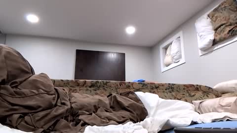 Cumallcumnow online show from April 3, 4:32 am