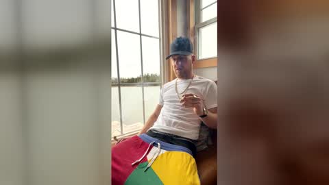 strokinbytheocean online show from April 3, 2:15 pm