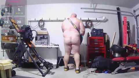 strong_bear89 online show from April 20, 5:59 pm