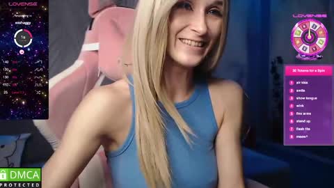 Snapshot of strongalice chatting on May 29, 8:40 pm The best athletic body on the site online show from May 29, 8:40 pm