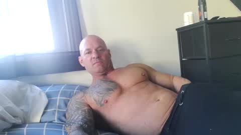 Snapshot of strongandhard073 chatting on October 22, 12:49 pm StrongAndHard online show from October 22, 12:49 pm