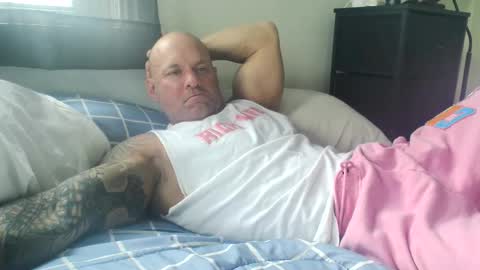 Snapshot of strongandhard073 chatting on October 24, 6:37 pm StrongAndHard online show from October 24, 6:37 pm