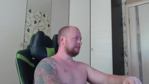 Snapshot of strongass18 chatting on June 8, 9:53 am Alex online show from June 8, 9:53 am