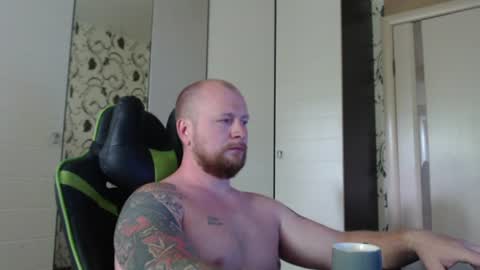 Snapshot of strongass18 chatting on June 16, 9:01 am Alex online show from June 16, 9:01 am