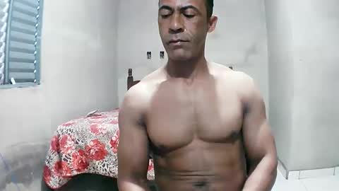 Snapshot of strongdaddyfantastic chatting on May 16, 1:21 pm strongdaddyfantastic online show from May 16, 1:21 pm