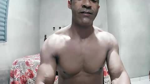 Snapshot of strongdaddyfantastic chatting on May 17, 8:27 pm strongdaddyfantastic online show from May 17, 8:27 pm