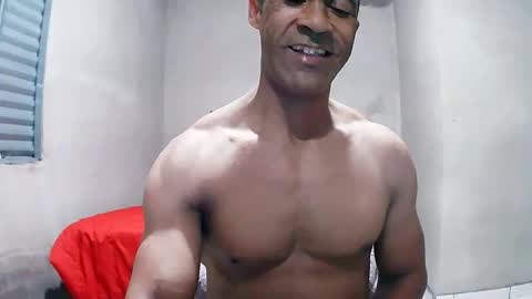 Snapshot of strongdaddyfantastic chatting on May 28, 6:10 am strongdaddyfantastic online show from May 28, 6:10 am