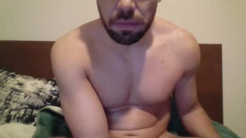 Snapshot of strongfitguy chatting on December 3, 1:19 am Handsome guy online show from December 3, 1:19 am