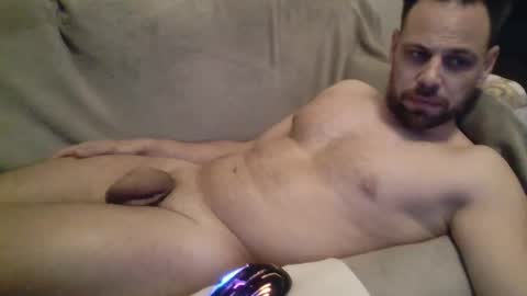 Snapshot of strongfitguy chatting on April 27, 11:03 pm Handsome guy online show from April 27, 11:03 pm