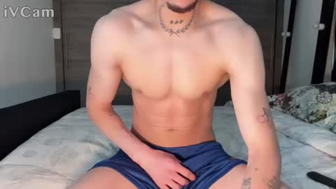 stronghardlatino online show from July 9, 5:44 am