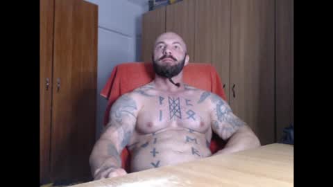 Snapshot of strongivan chatting on August 1, 4:23 am StrongIvan online show from August 1, 4:23 am