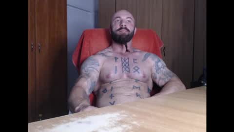 Snapshot of strongivan chatting on August 5, 3:53 am StrongIvan online show from August 5, 3:53 am