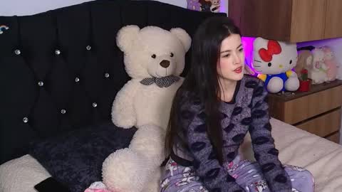 Snapshot of sttrawberry chatting on November 19, 3:06 am sttrawberry online show from November 19, 3:06 am