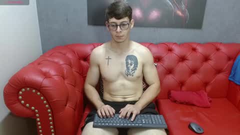stuart_white online show from October 9, 1:42 pm