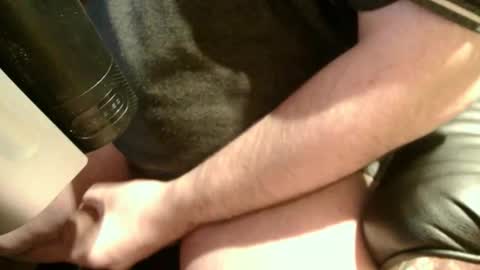 Snapshot of stuartv chatting on March 25, 11:33 pm stuartv online show from March 25, 11:33 pm