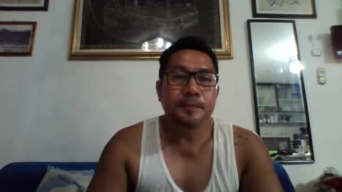 Val online show from May 5, 11:07 am